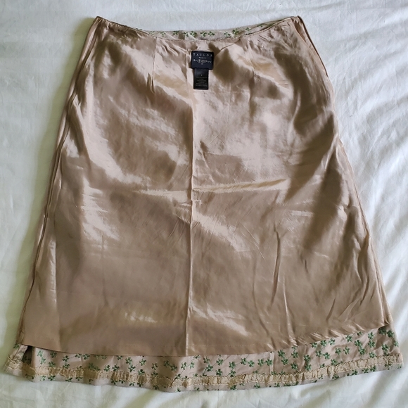 B. Moss Skirt Size 6 - Picture 4 of 7